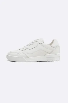 ALL WHITE LEATHER SNEAKERS