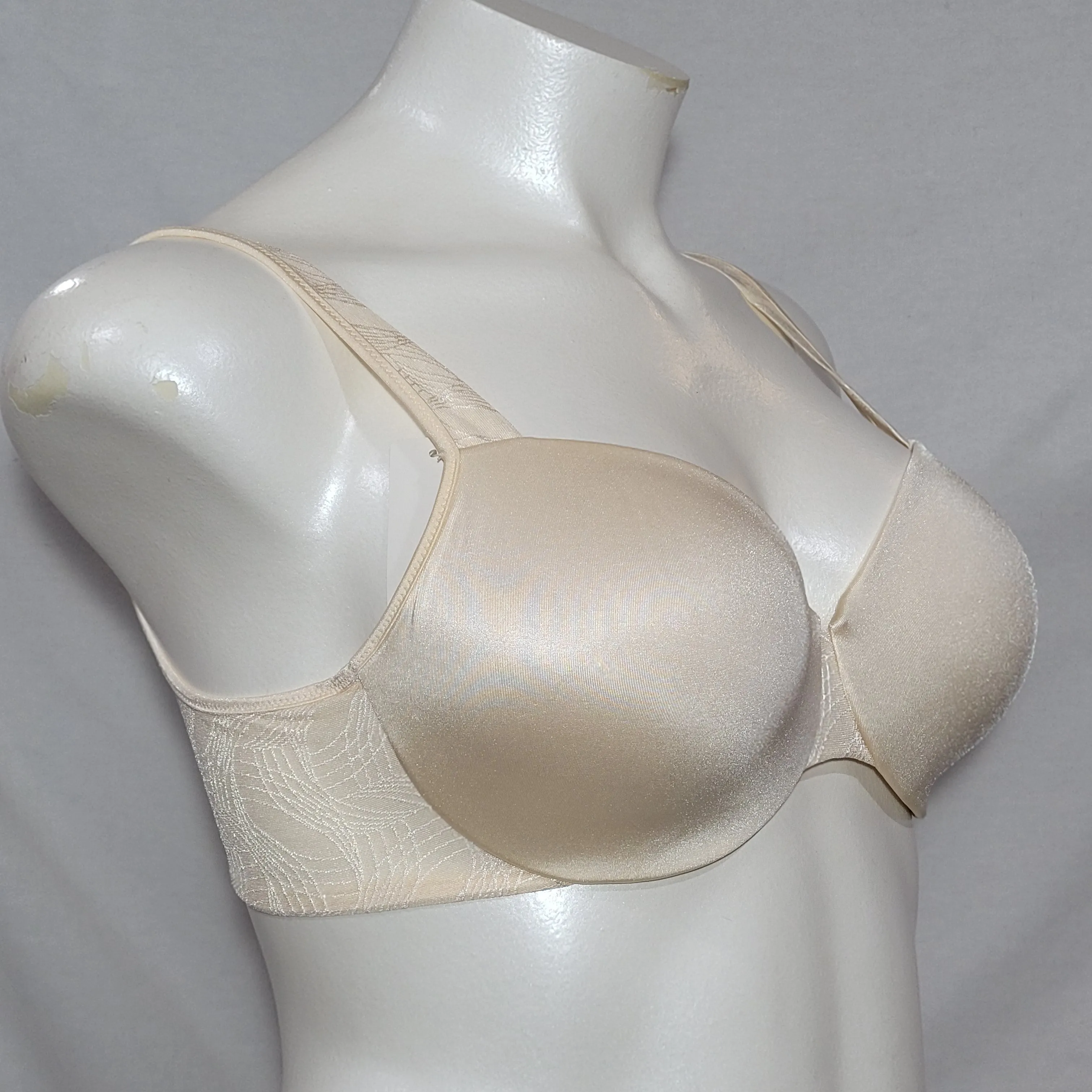 Bali BB64 Worry Free Beige Padded Underwire T-Shirt Bra 40DD Ivory NWT (Copy)